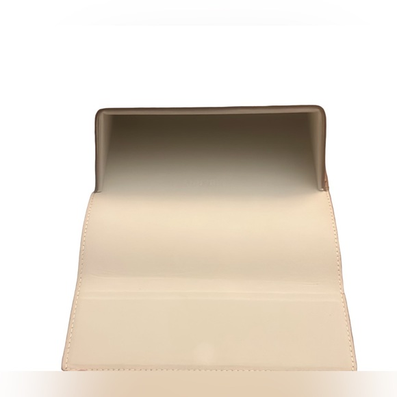 BURBERRY NWOT LEATHER SUNGLASS CASE WITH NEW CLEANING CLOTH NIB - Picture 5 of 5